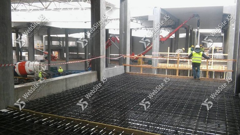 Zbrojenie płyty i prace betonowe w hali wystawienniczej